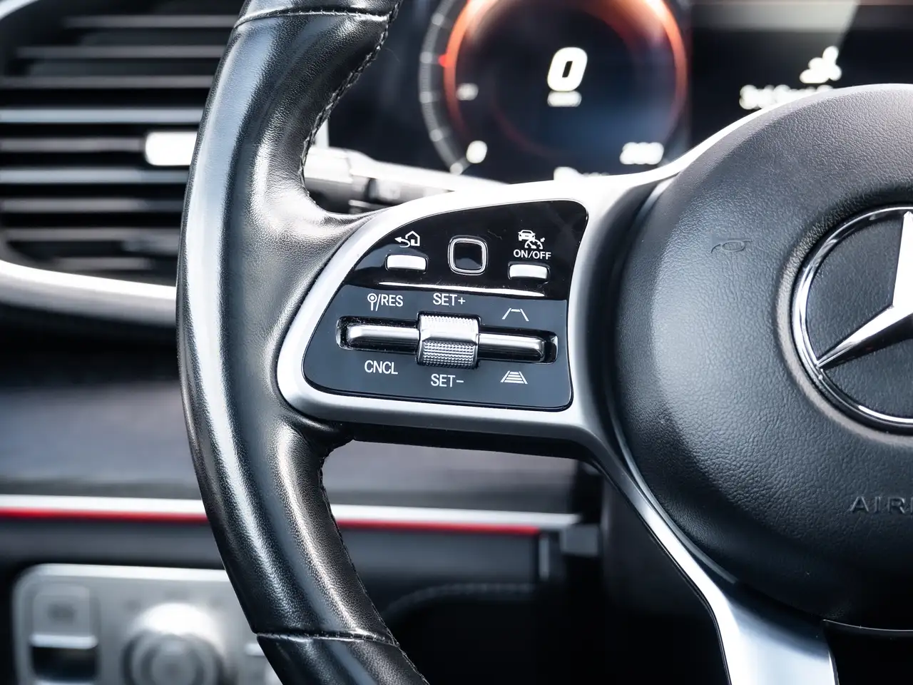 Mercedes-Benz GLS снимка Mercedes-Benz GLS