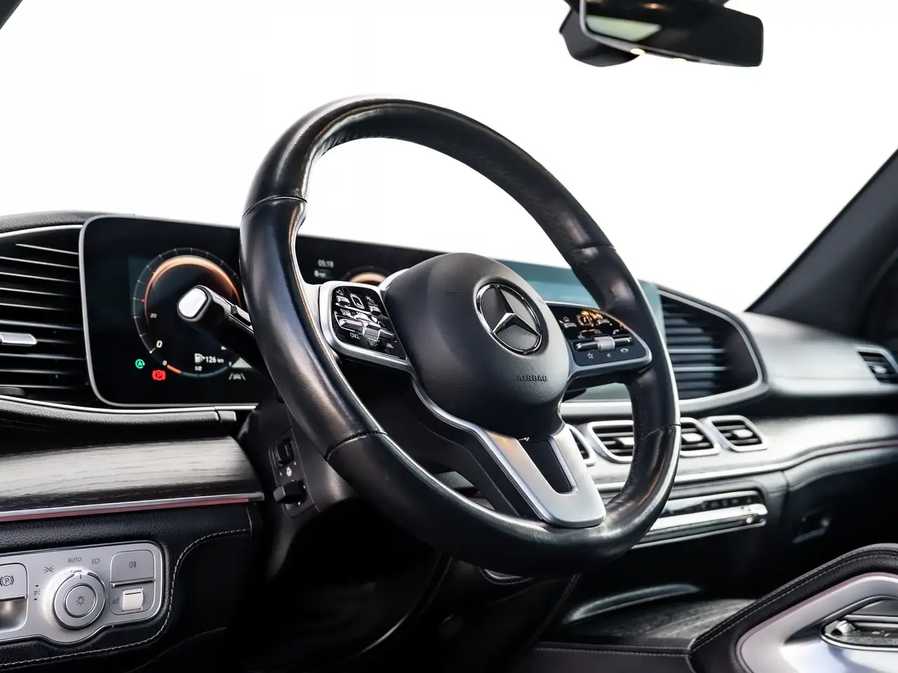 Mercedes-Benz GLS снимка Mercedes-Benz GLS