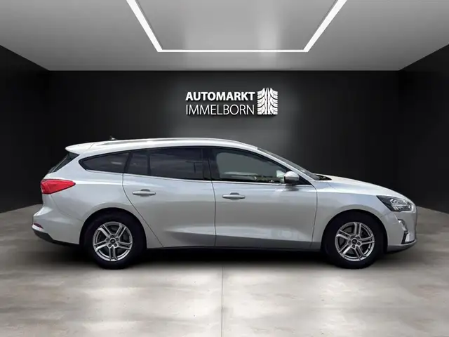 Ford Focus view 7