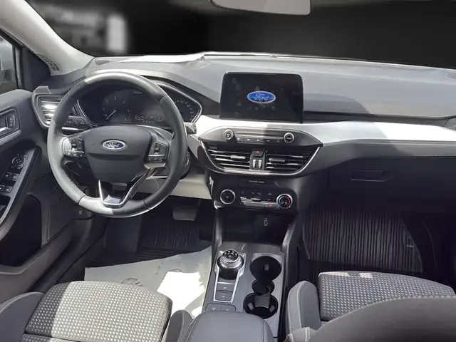 Ford Focus view 15