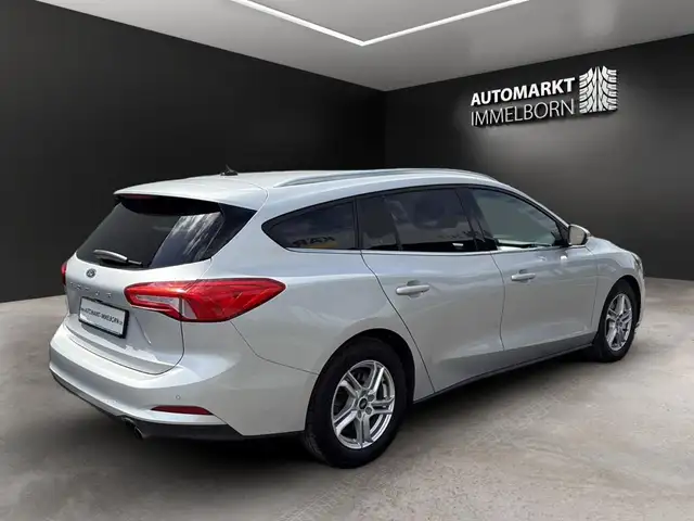 Ford Focus view 6