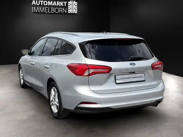 Ford Focus view 10
