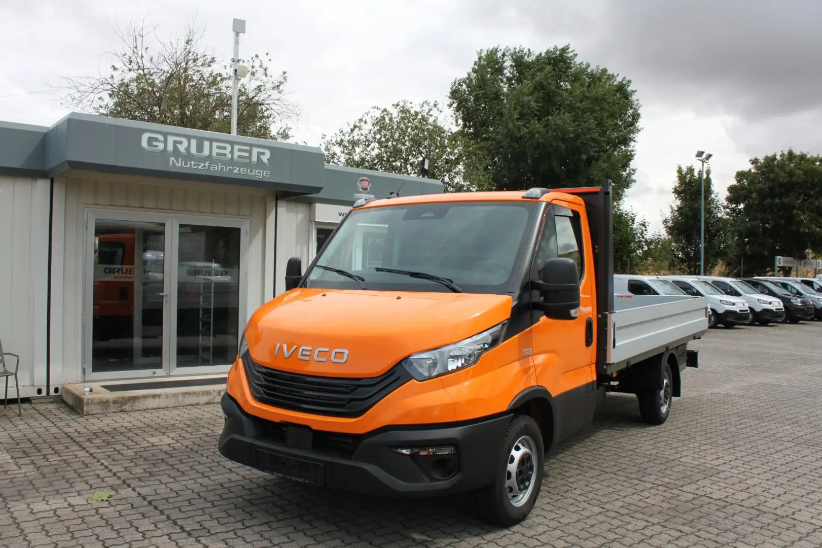 Iveco Daily 35S16H 3.0 A8 Y Pritsche Orange - 1