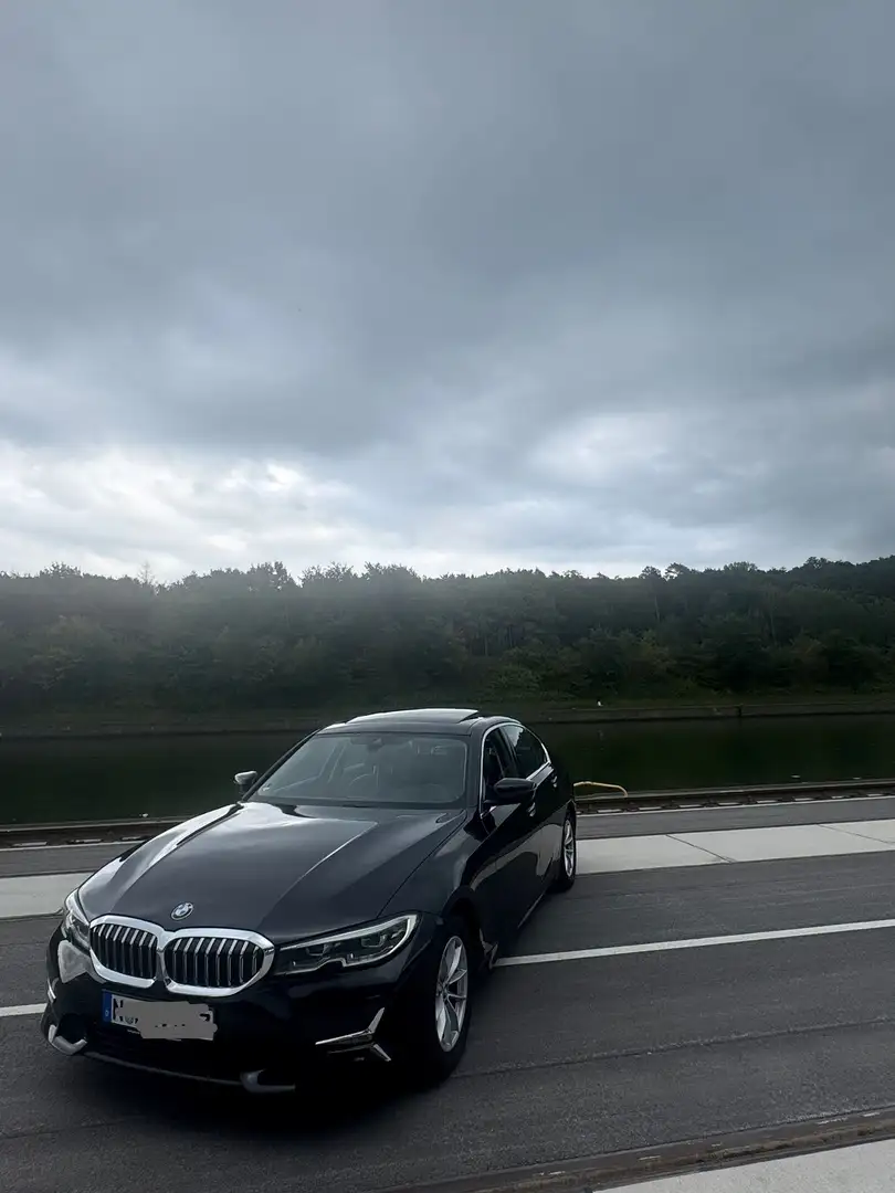 BMW 320 320i Limousine Luxury Line - 1