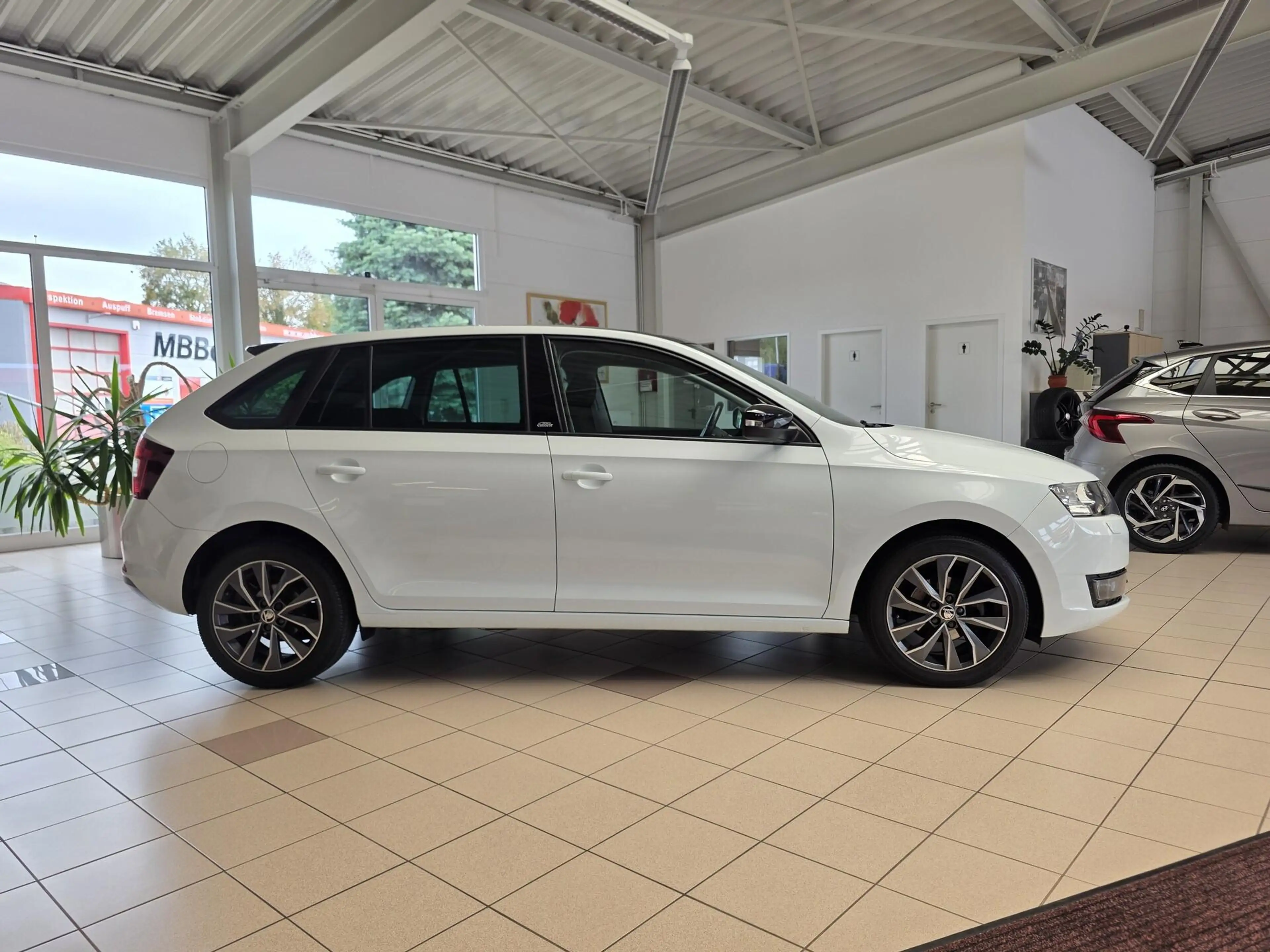 Skoda Rapid/Spaceback Rapid 1.2 TSI SB Edition DSG/Pano/Navi/Xenon/Tempo — photo 9