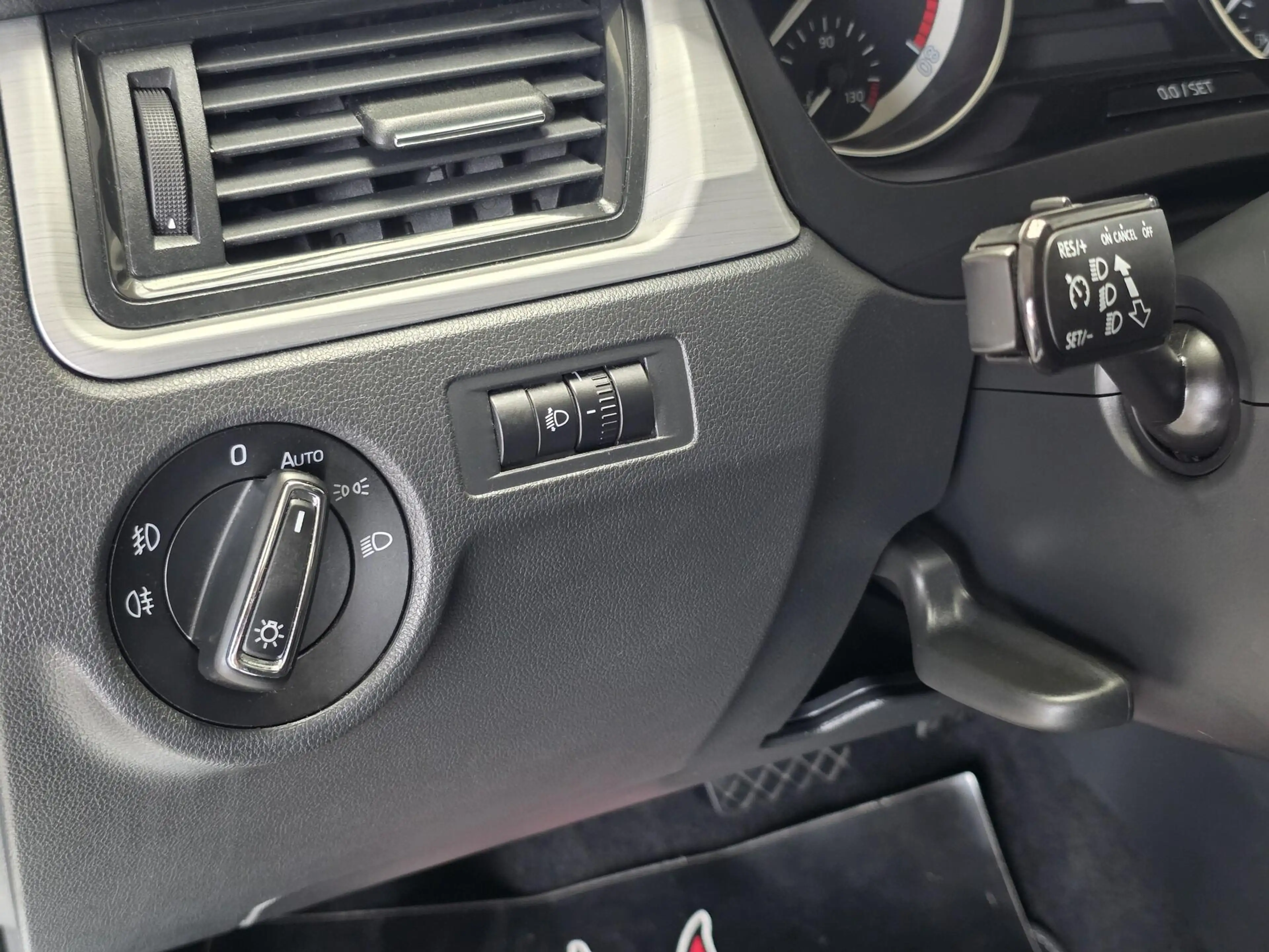 Skoda Rapid/Spaceback Rapid 1.2 TSI SB Edition DSG/Pano/Navi/Xenon/Tempo — photo 13