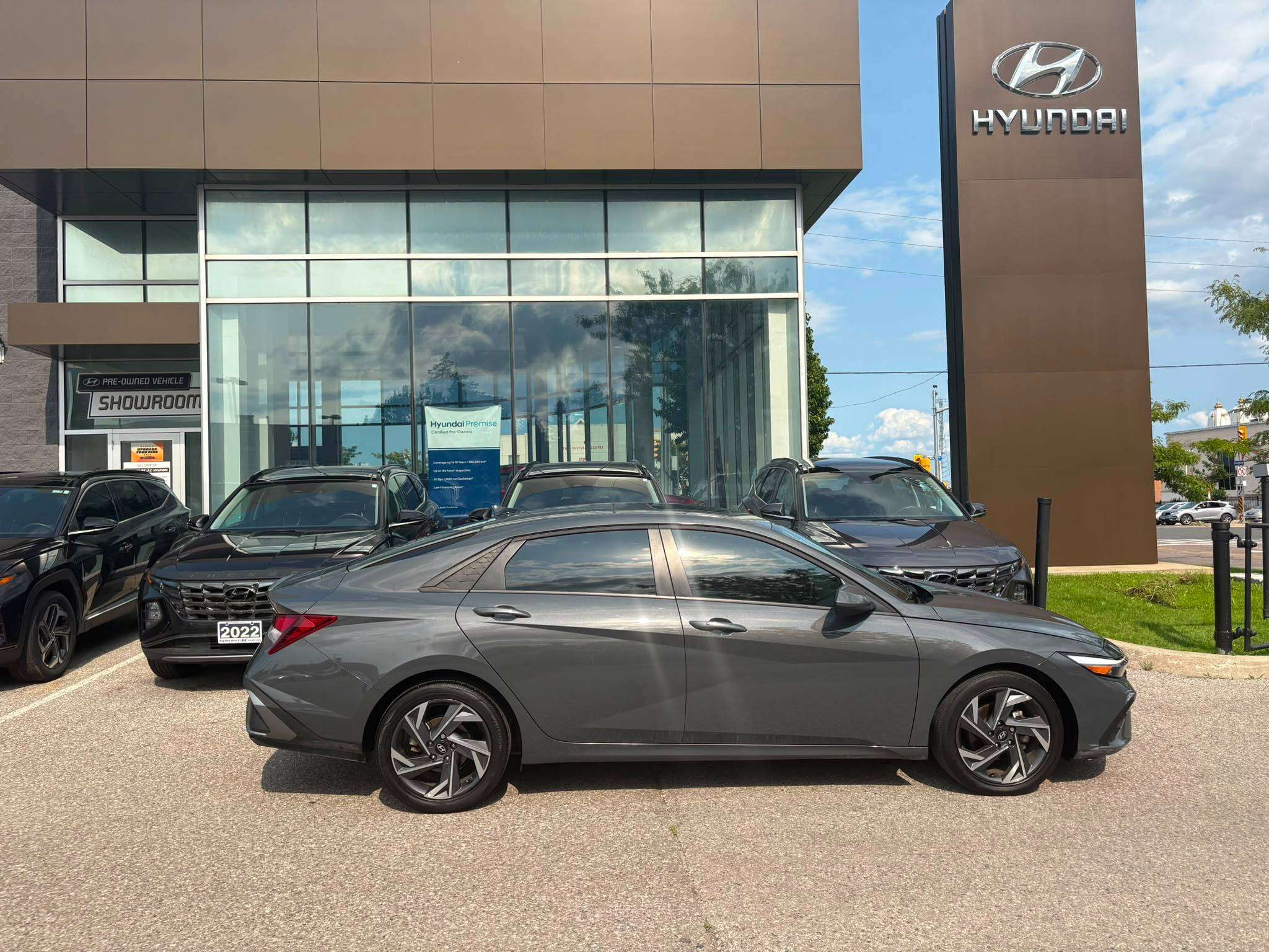 2025 Hyundai Elantra PREFERRED TECH | CLEAN CARFAX | CPO RATES AVAIL. — снимка 1