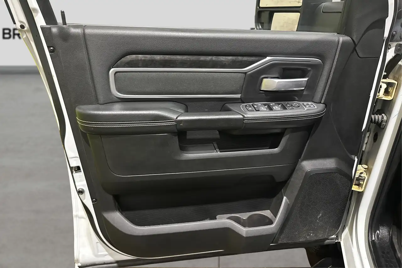 RAM 2500 снимка RAM 2500