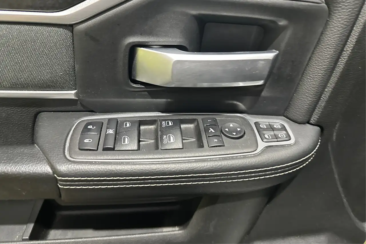 RAM 2500 снимка RAM 2500