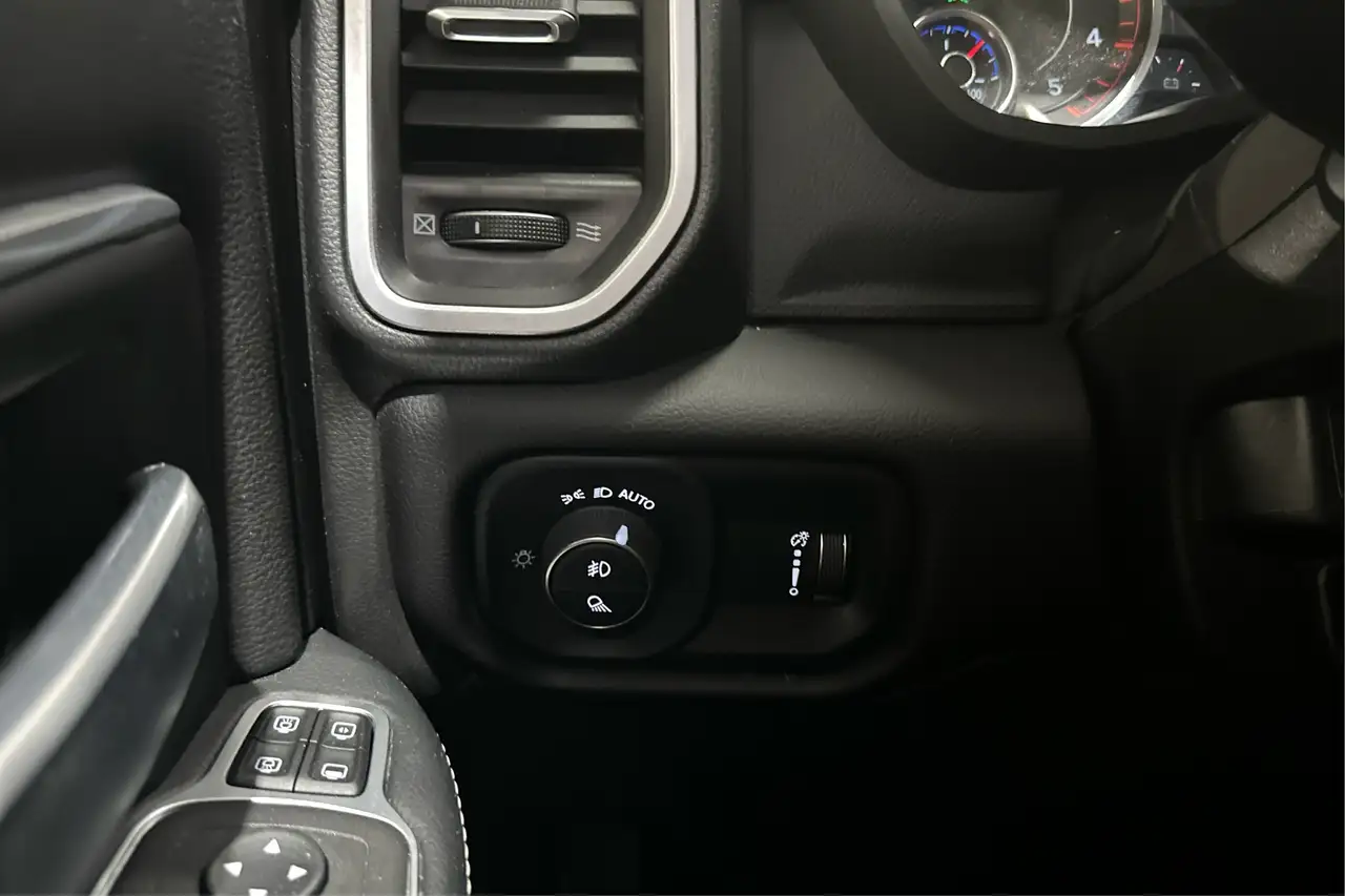 RAM 2500 снимка RAM 2500