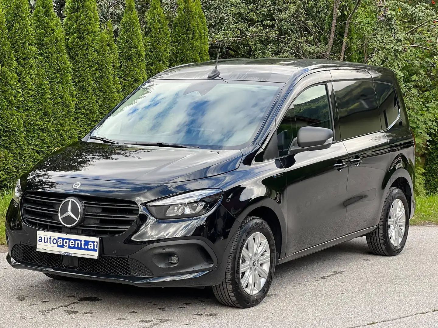 Mercedes-Benz Citan eCitan AHK SHZ RFK UVP: € 55.452,00 Schwarz - 1
