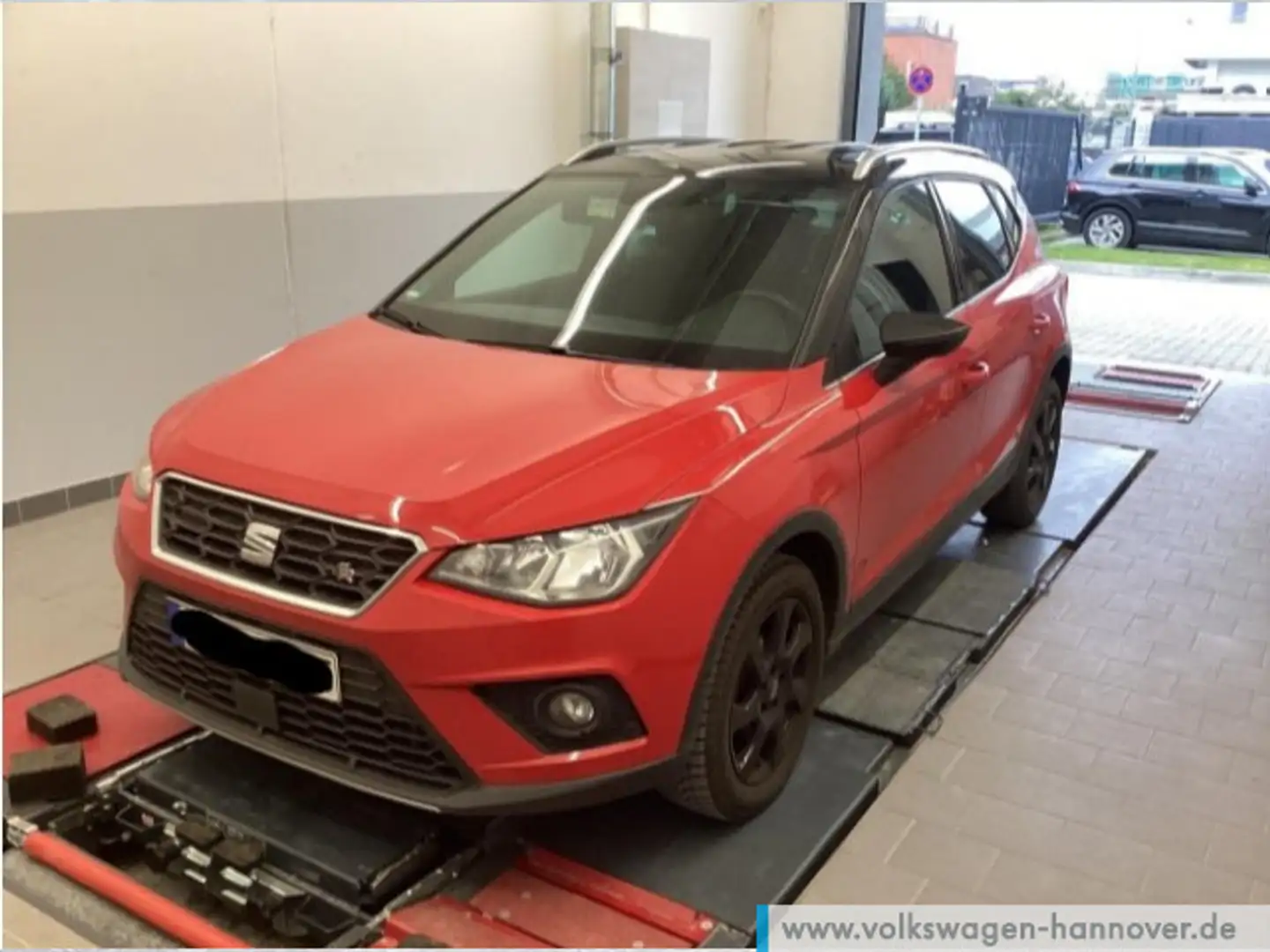 SEAT Arona 1.0 TSI DSG Navi AHK Kamera PDC BSD Rouge - 1