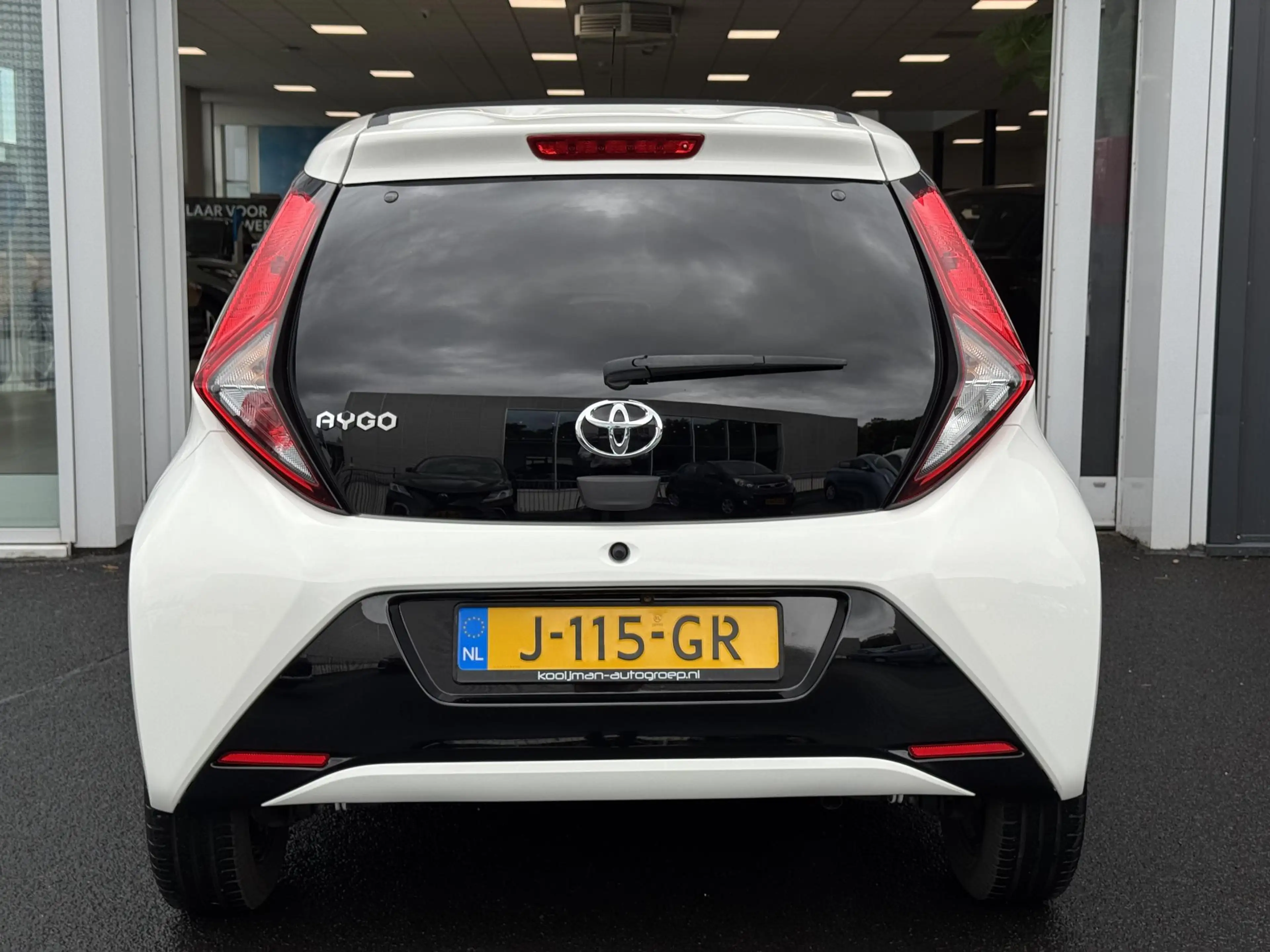 Toyota Aygo 1.0 VVT-i x-joy cabrio — photo 5