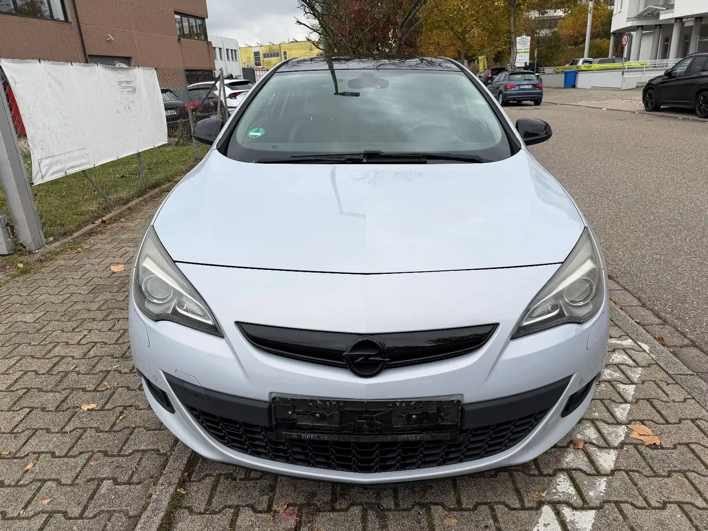 Opel Astra J GTC Innovation - 1