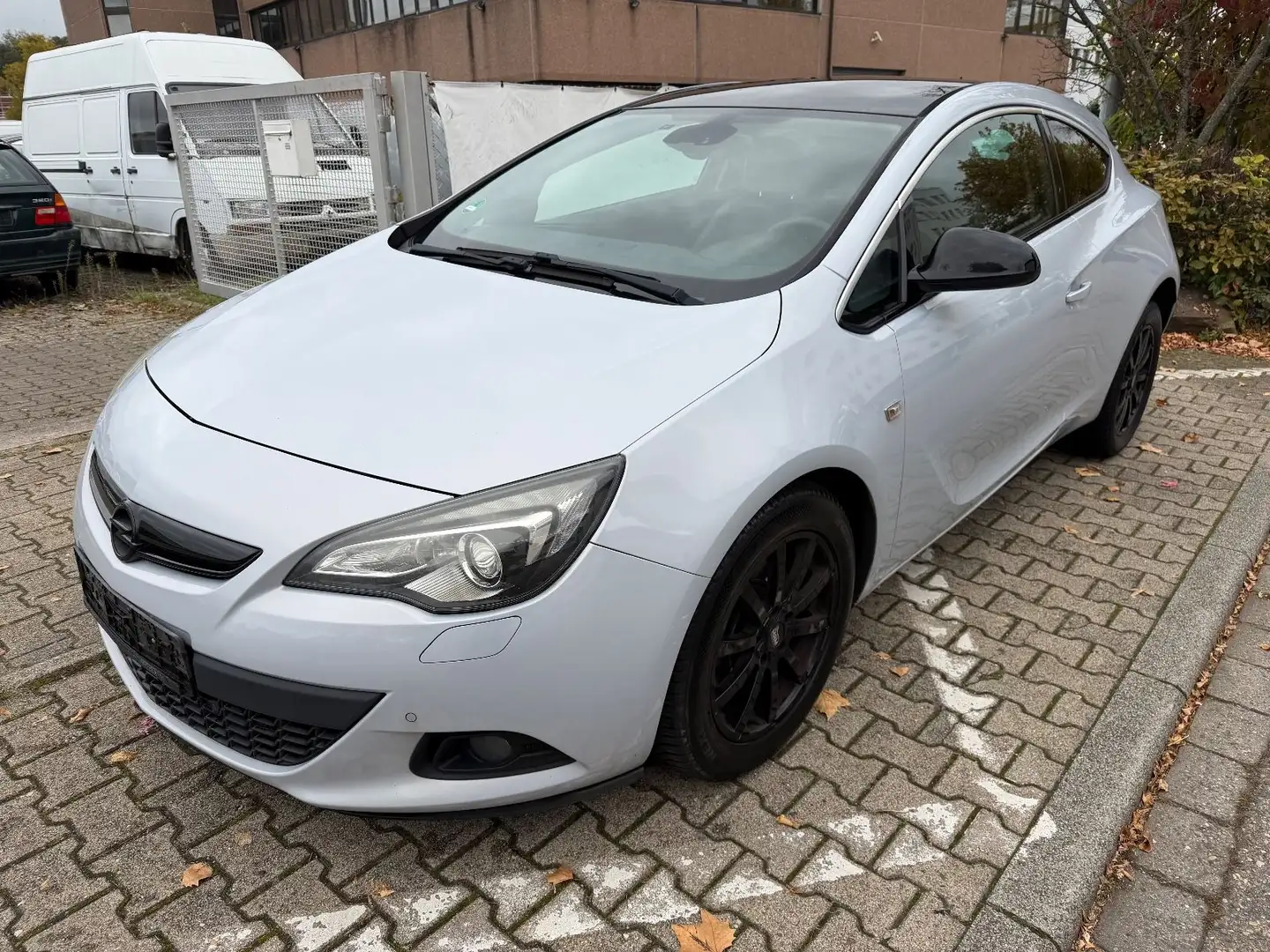 Opel Astra J GTC Innovation - 2