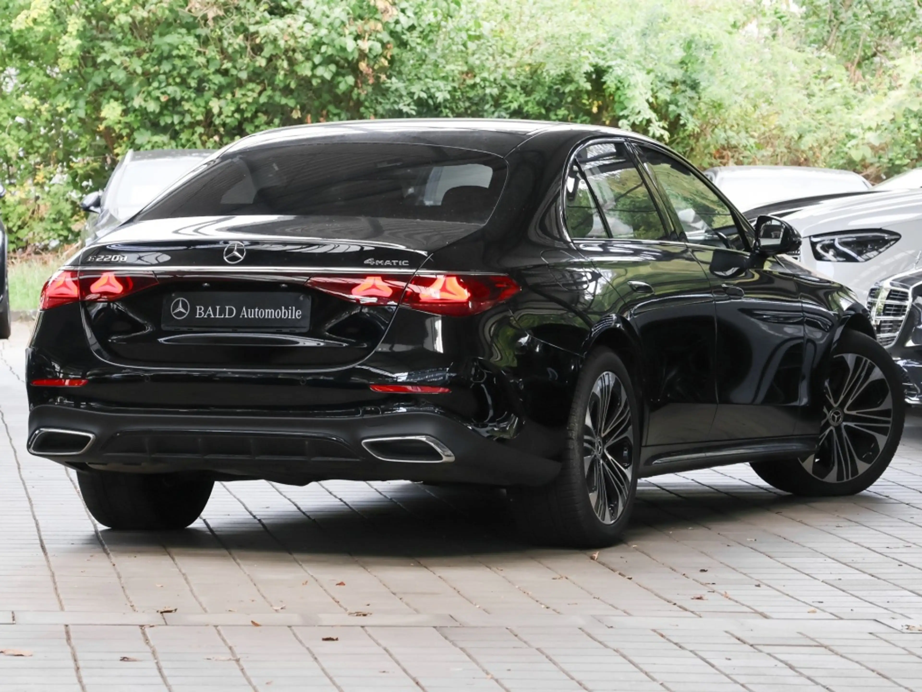 Mercedes-Benz E 220 d 4M AMG-Sport/Pano/Super/360/Burm/DIGITAL — photo 3
