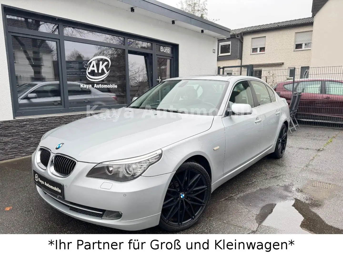 BMW 523 i LCI Shz Leder Alufelgen S-Heft Top Zustand Argintiu - 1
