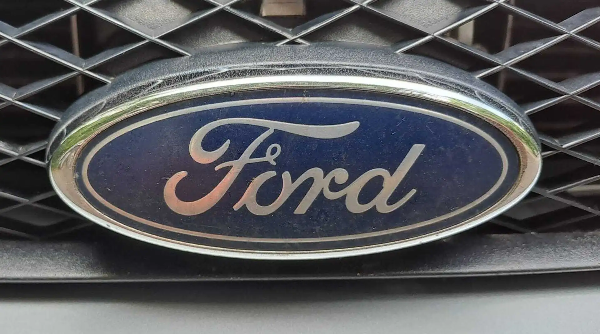 Ford Focus *Top**Automatik*Kombi*Klima*AHK*TÜV 10/2026* Zilver - 1