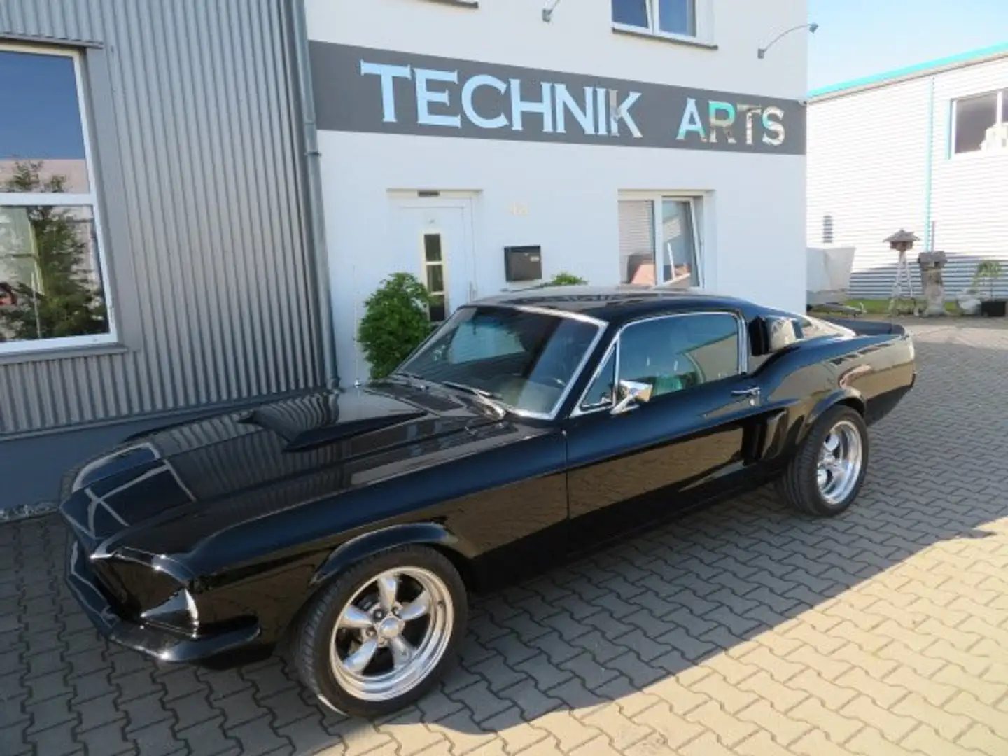 Ford Mustang Motor/5 Gang Getriebe neu, Frame Off Restauriert Чорний - 1