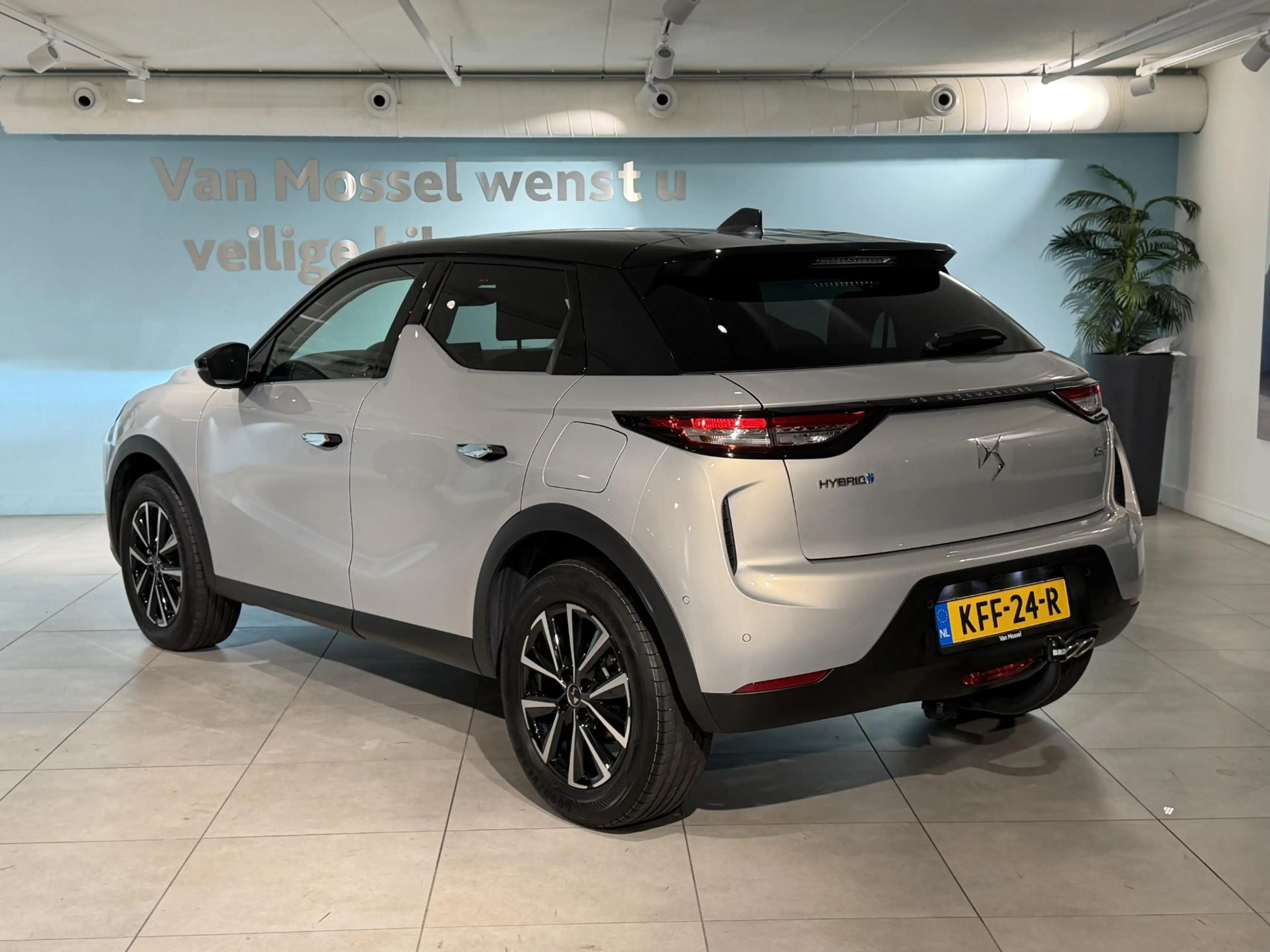 DS Automobiles DS 3 1.2 Hybrid 145 Ligne Business — photo 11