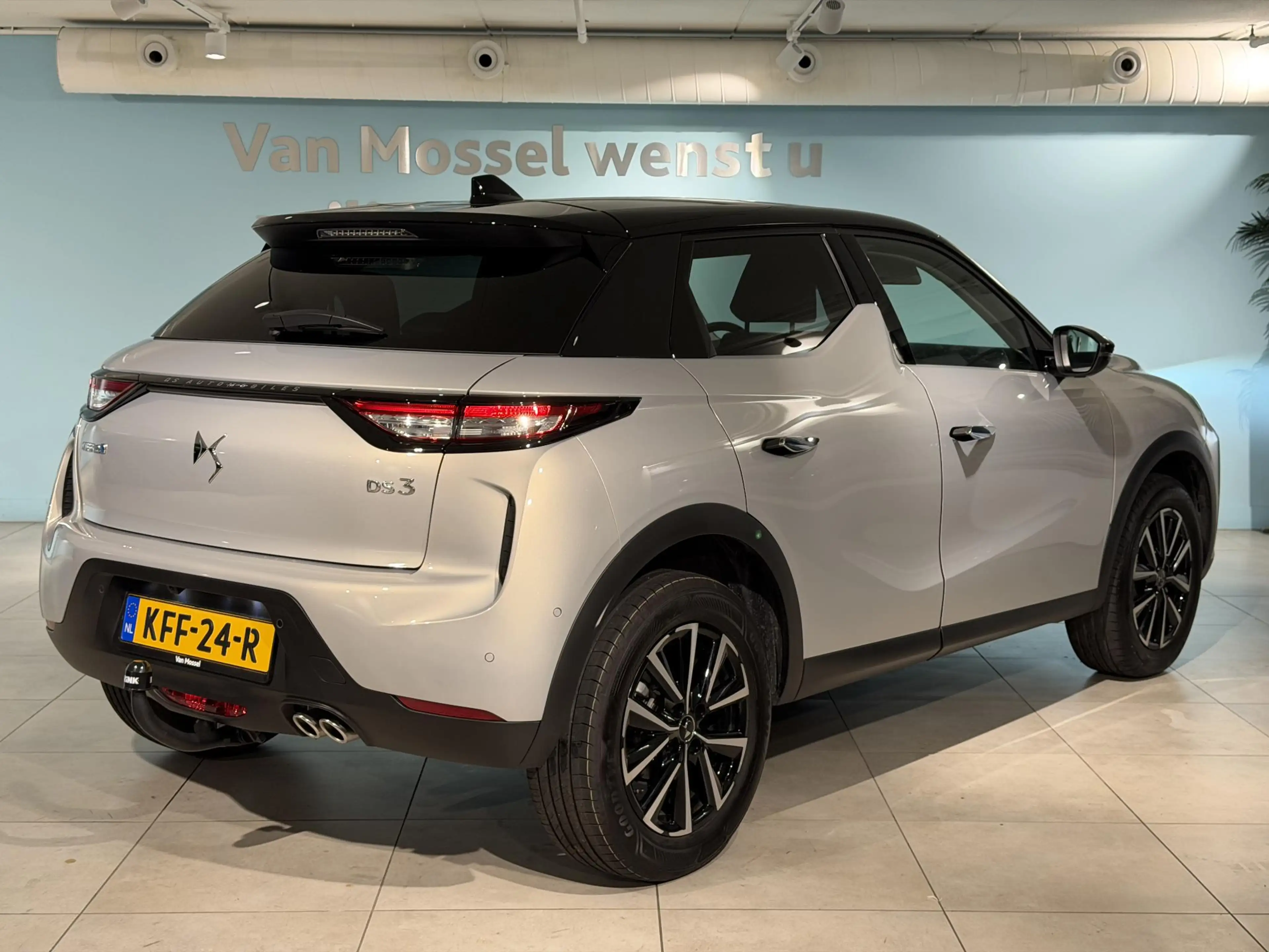 DS Automobiles DS 3 1.2 Hybrid 145 Ligne Business — photo 4