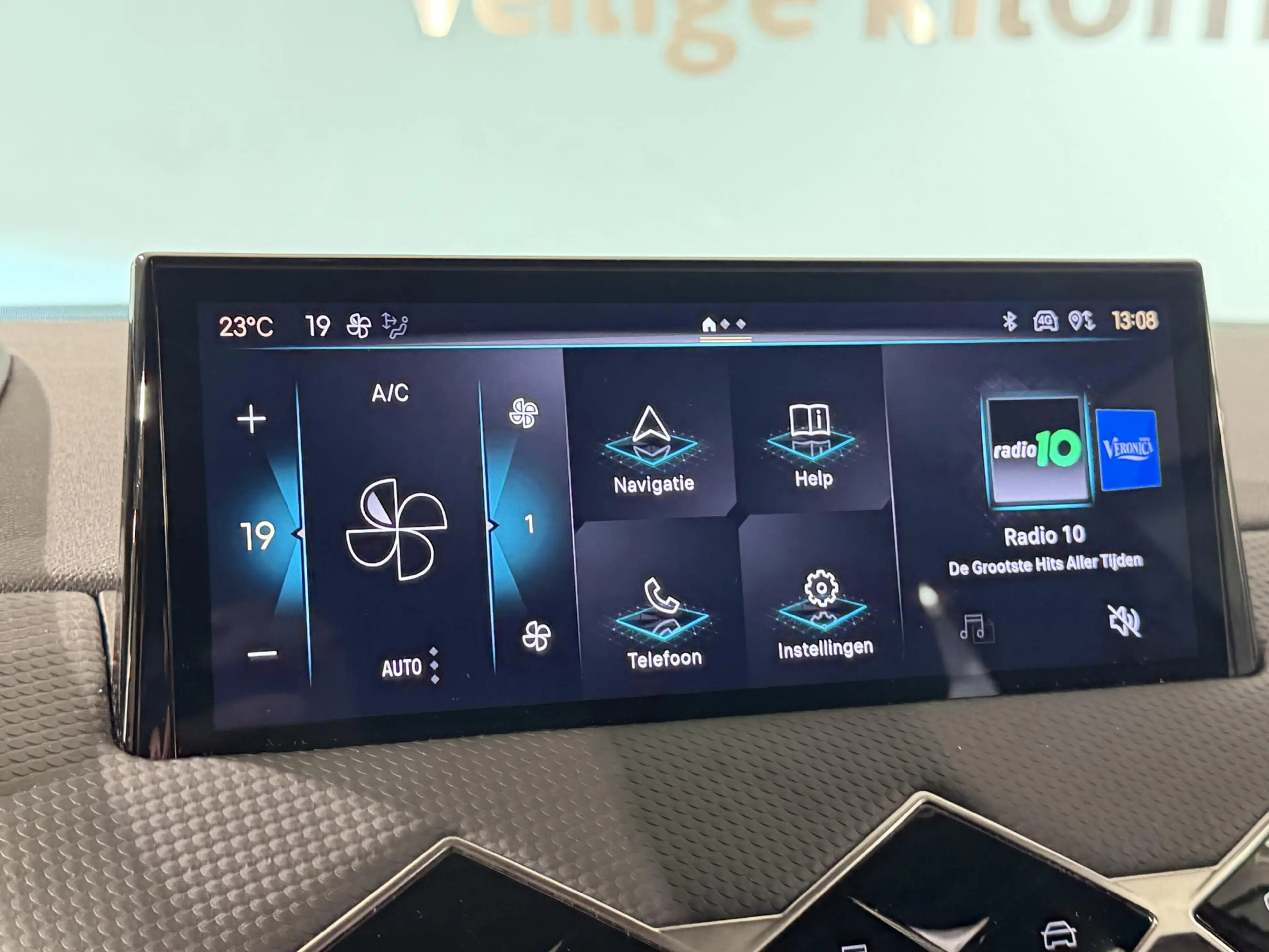DS Automobiles DS 3 1.2 Hybrid 145 Ligne Business — photo 12