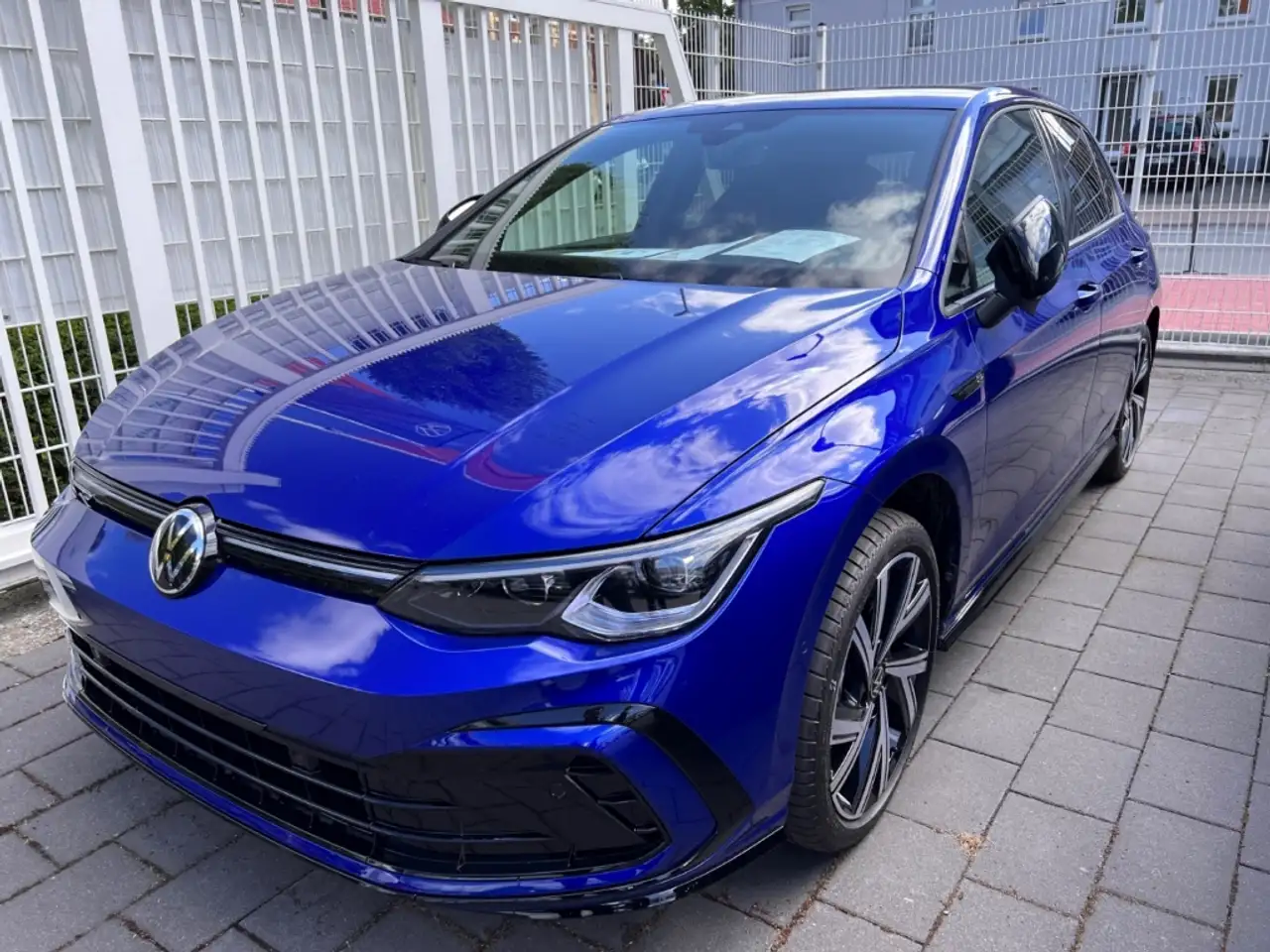 Volkswagen Golf VIII R-Line eTSI 1.5 LED Navi Kurvenlicht ACC Park 4