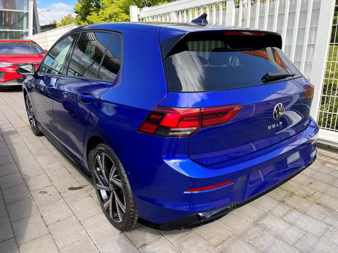 Volkswagen Golf VIII R-Line eTSI 1.5 LED Navi Kurvenlicht ACC Park 11