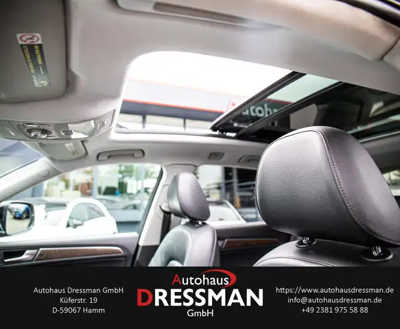 Audi Q5 view 10