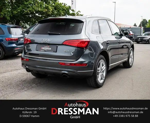 Audi Q5 view 4