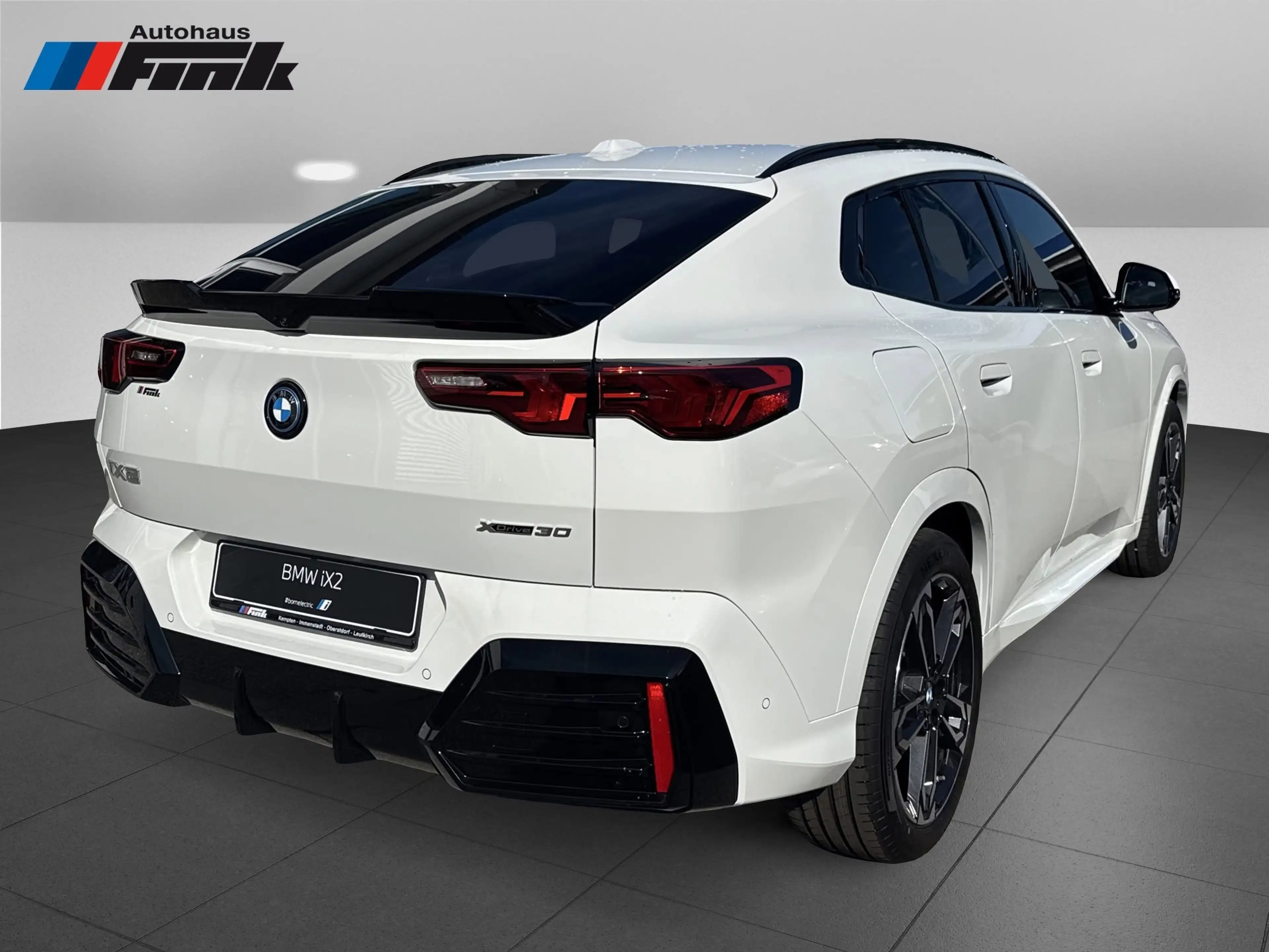BMW iX2 xDrive30 M Sportpaket DAB LED Komfortzg.