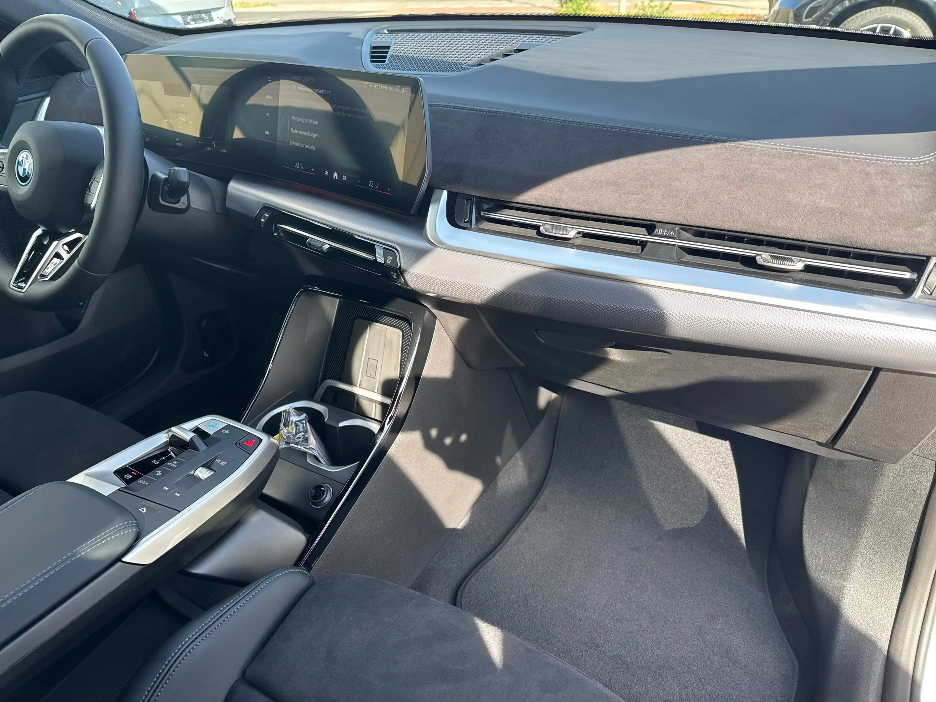 BMW iX2 xDrive30 M Sportpaket DAB LED Komfortzg. — photo 6