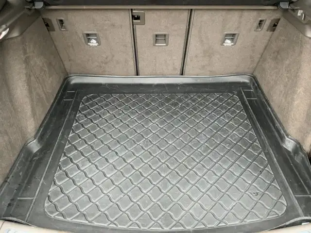 Porsche Macan view 14