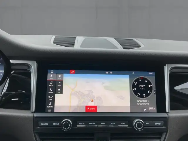 Porsche Macan view 11