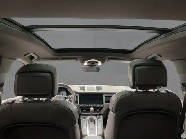 Porsche Macan view 15