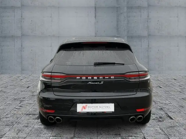 Porsche Macan view 5