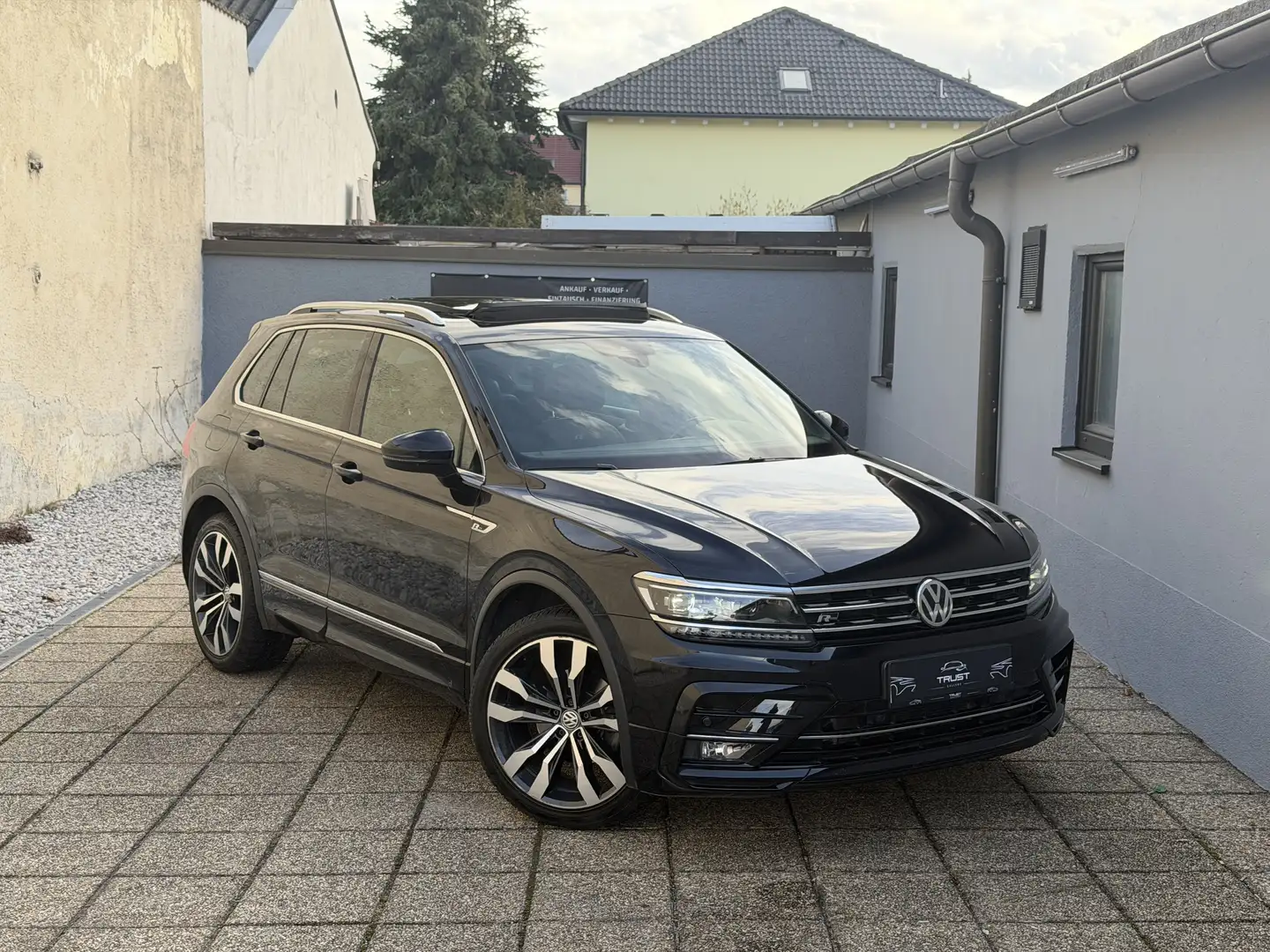Volkswagen Tiguan 2,0 TDI SCR Sky DSG - 1