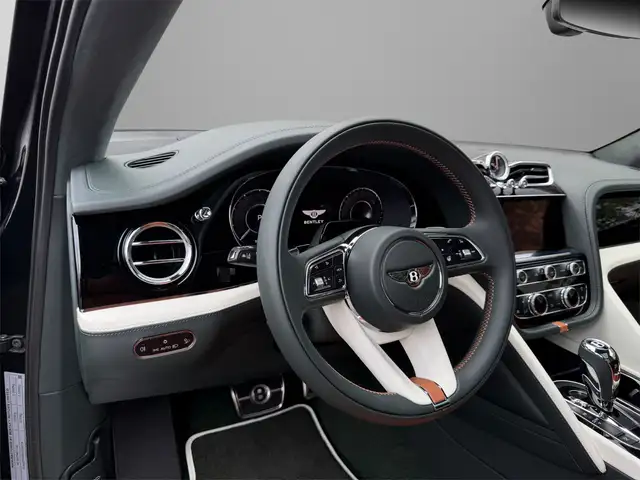 Bentley Bentayga view 11
