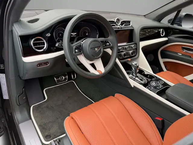 Bentley Bentayga view 10