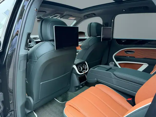 Bentley Bentayga view 15