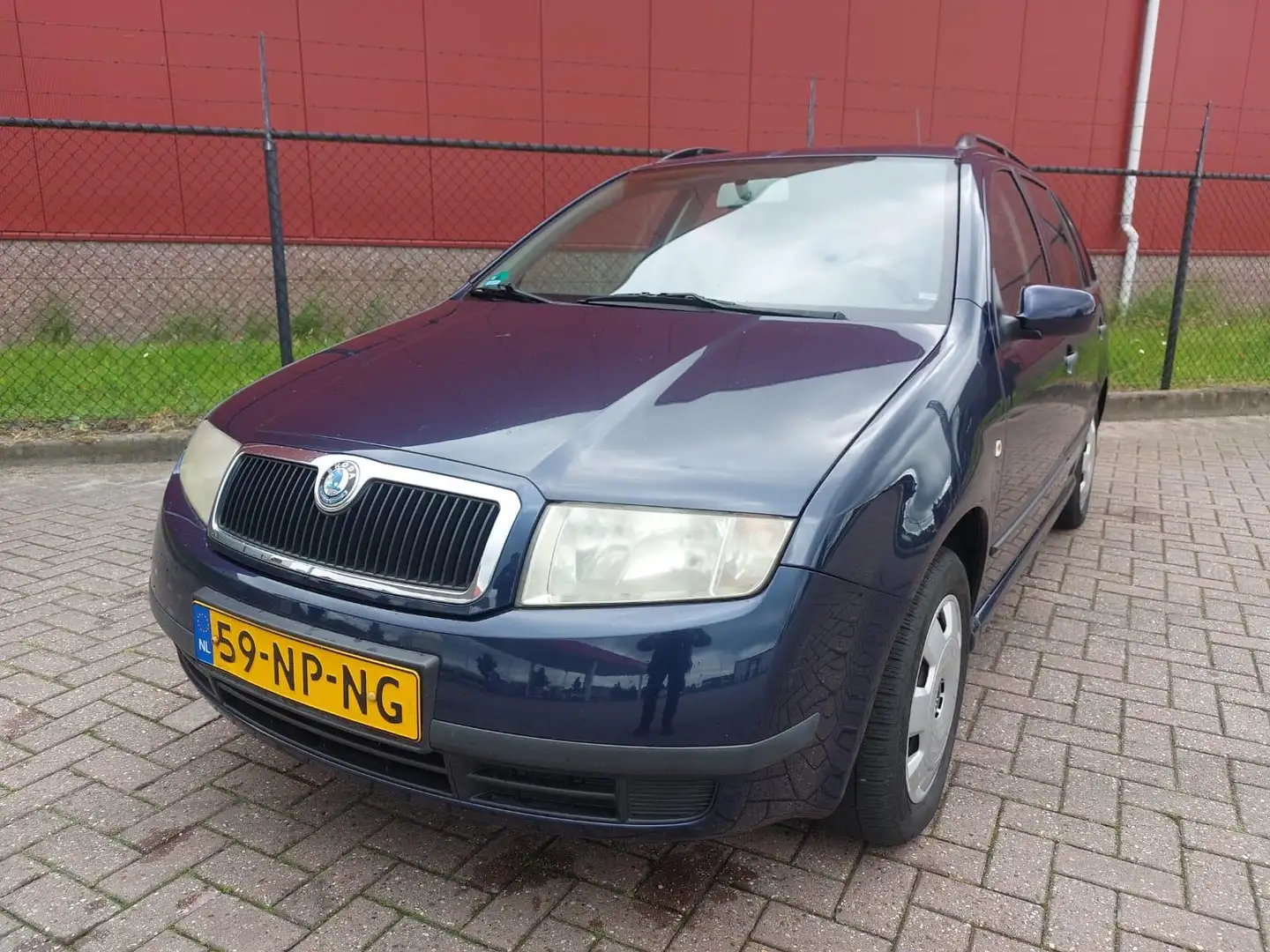 Skoda Fabia Combi 1.4-16V Comfort Azul - 2