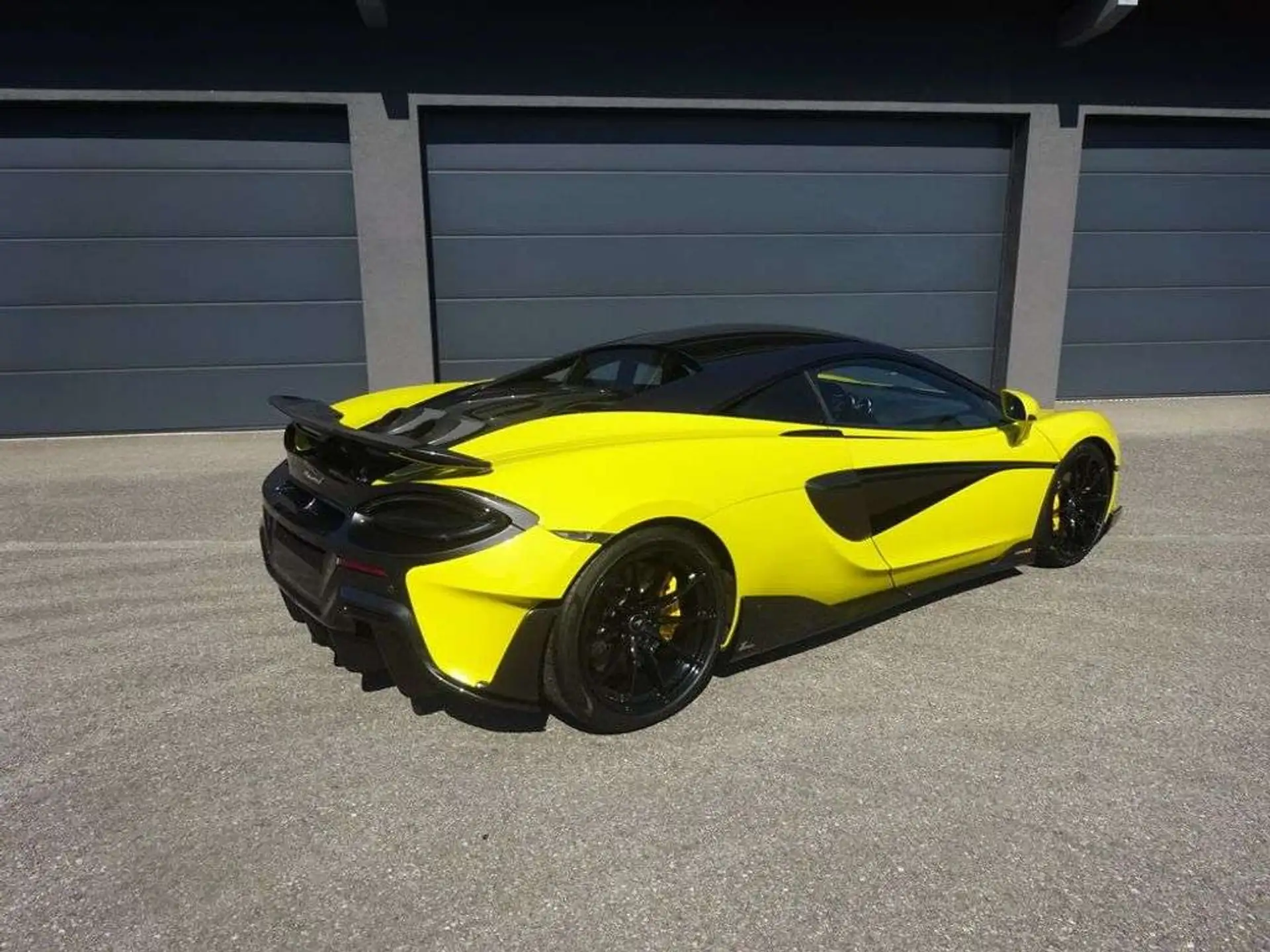 맥라렌 600LT 2020 노랑 사진 8