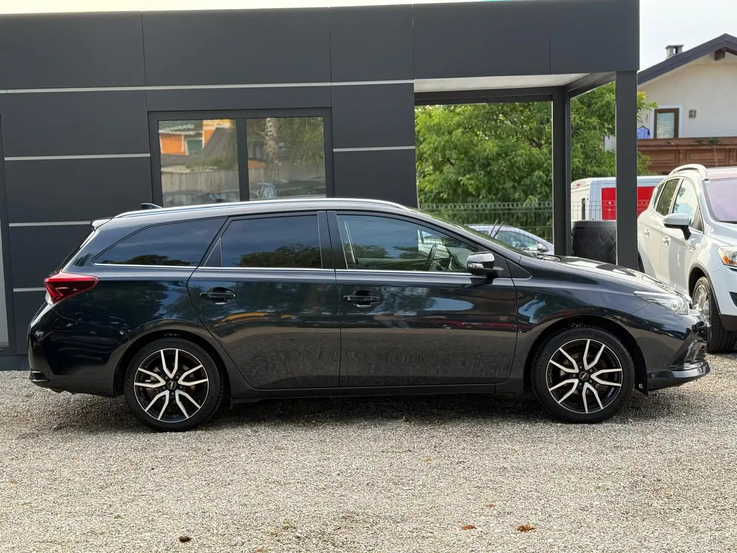 Toyota Auris Comfort Grau - 2