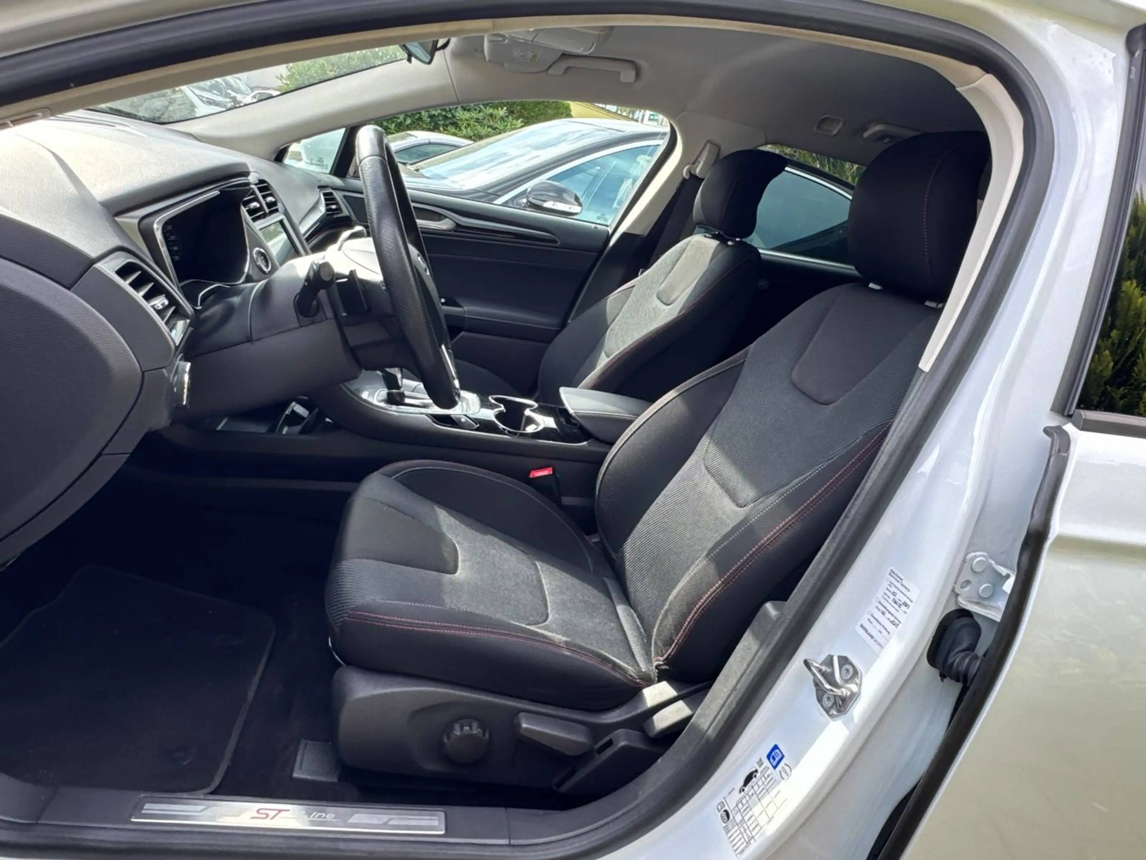 Ford Mondeo ST-Line Automatik/sehr gepflegt — photo 8