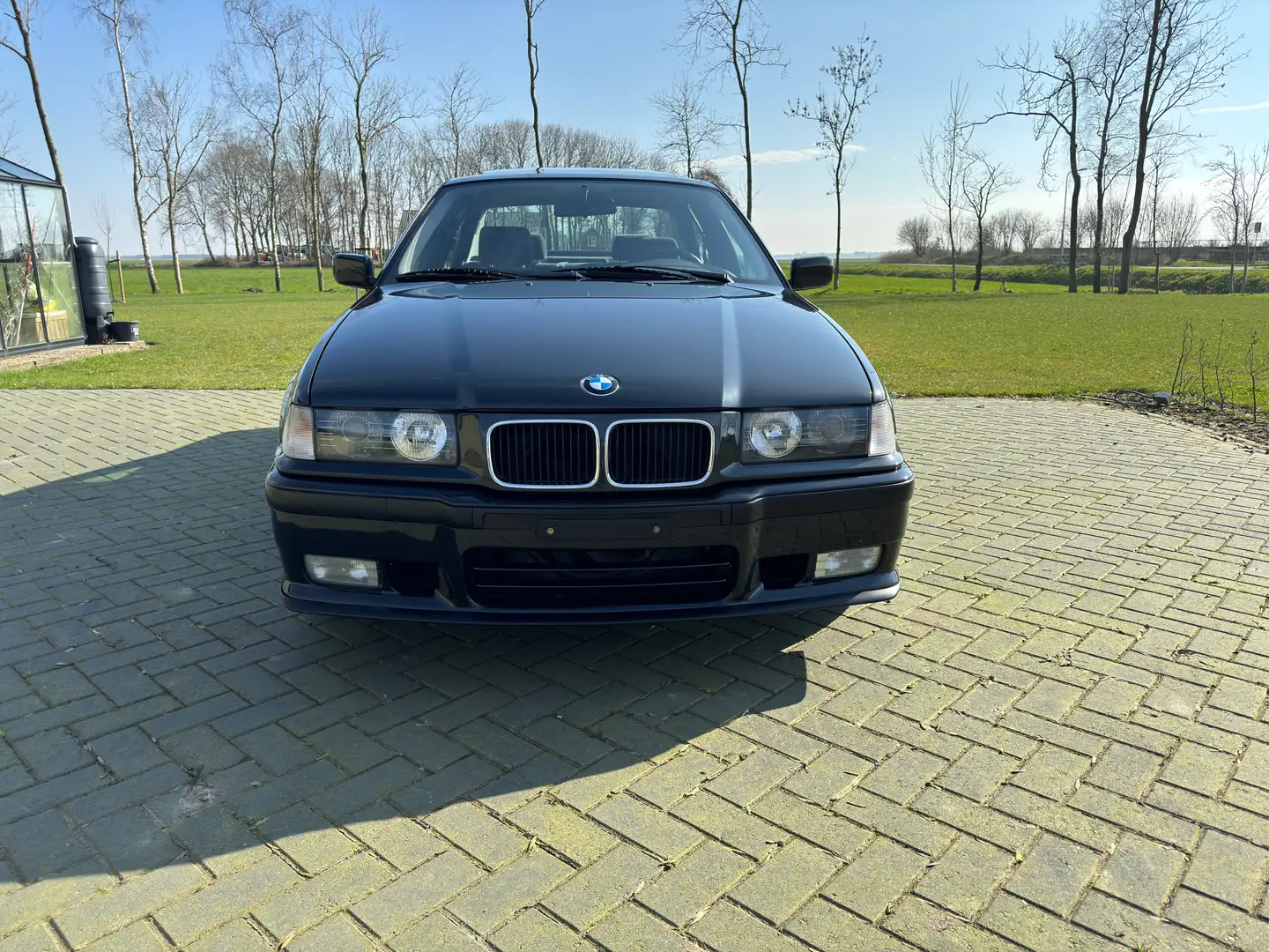 BMW 325 e36 325i Youngtimer! Noir - 2