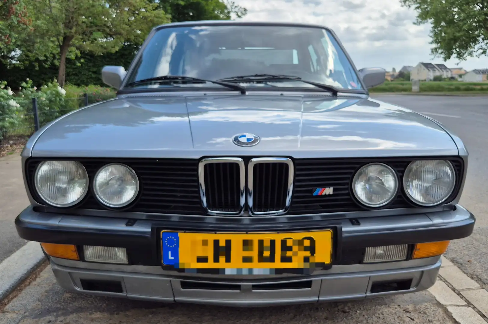 BMW 524 524td M-Paket Edition 115PS Šedá - 2