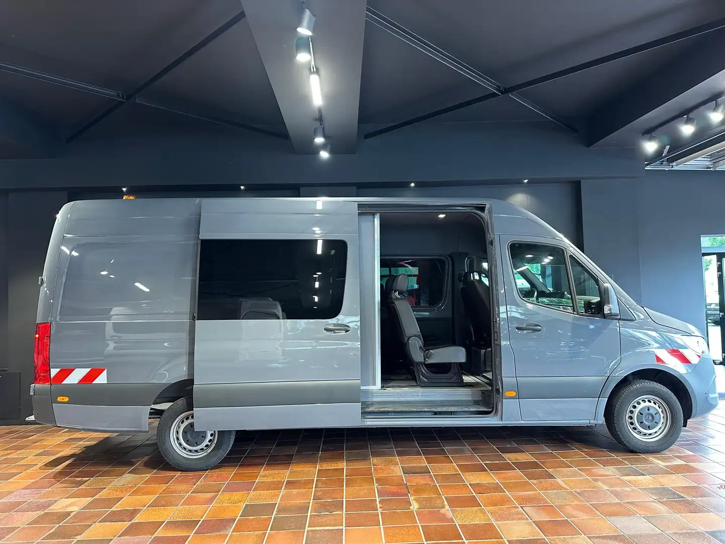 Mercedes-Benz Sprinter 319 V6 MAXI MIXTO L3H2 5-SITZE AHK-3,5T STANDHEIZU Gris - 2