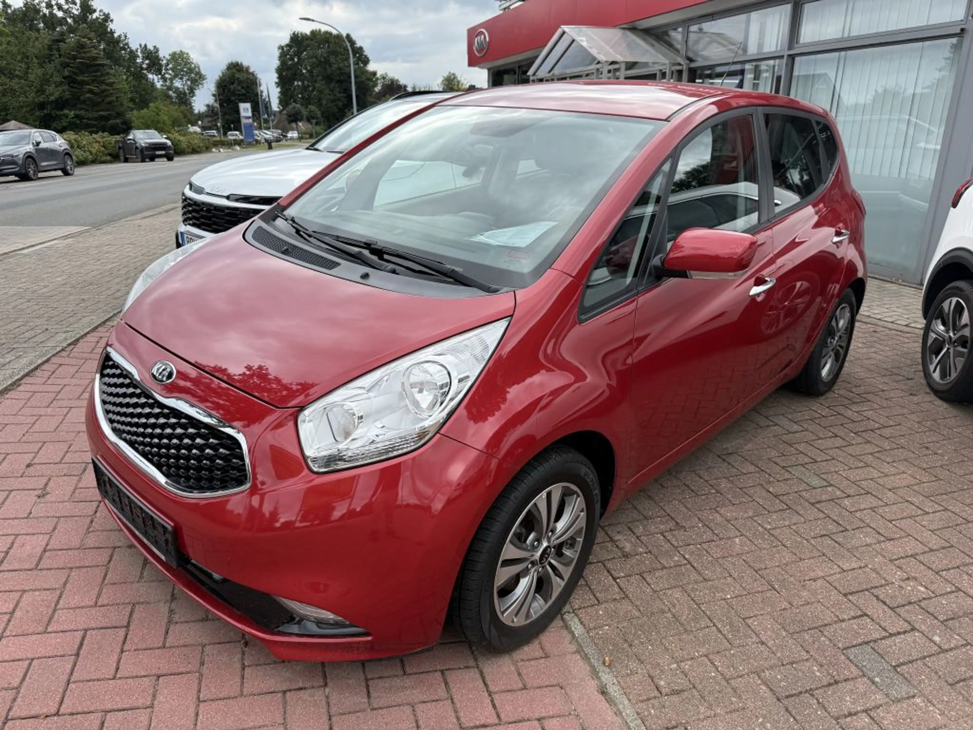 Kia Venga 1.6 CVVT Automatik Dream-Team Edition — photo 2