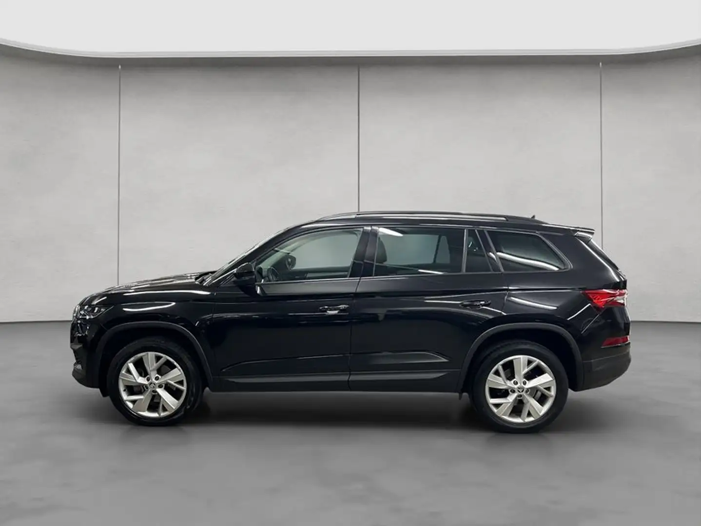 Skoda Kodiaq 2.0 TDI DSG Tour Pano Black - 2