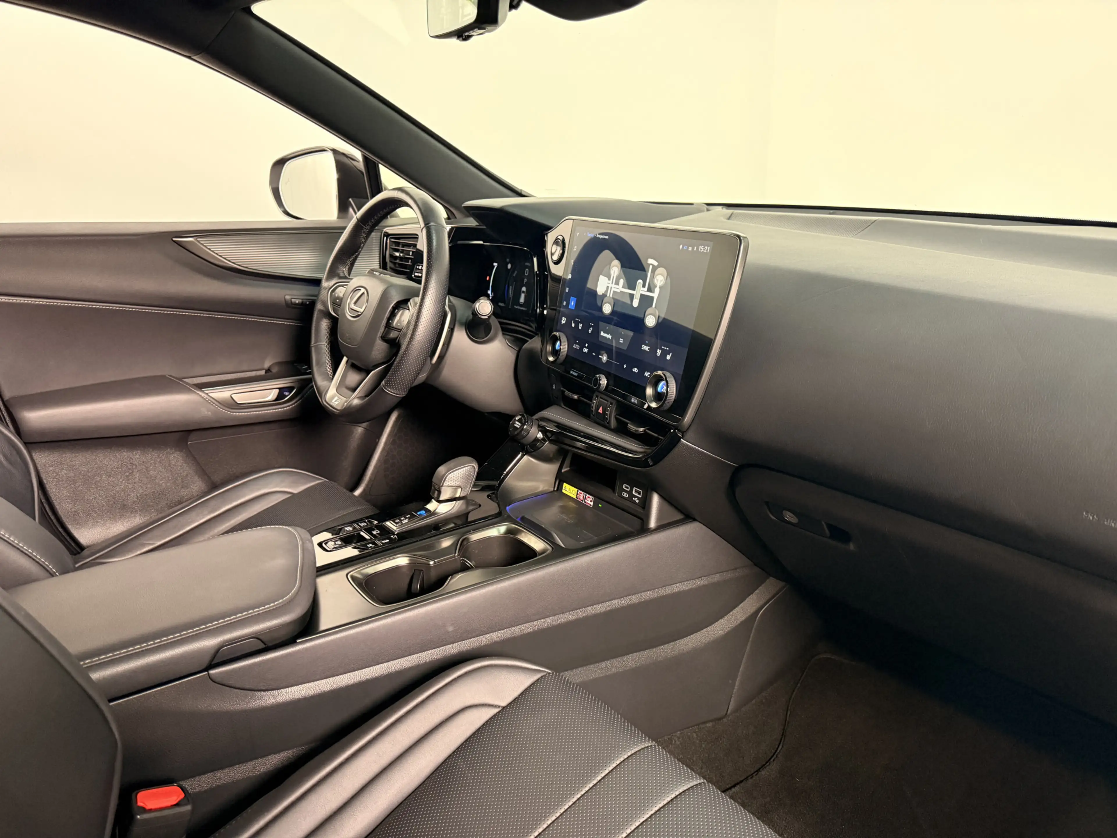Lexus NX 450h+ AWD F SPORT Line | Afneembare trekhaak | Stoelgehe — photo 7